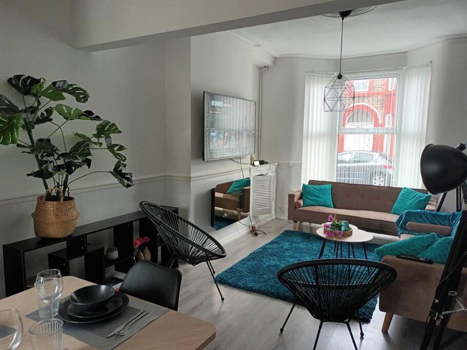 Antonio Str Liverpool 6 Beds Exterior foto