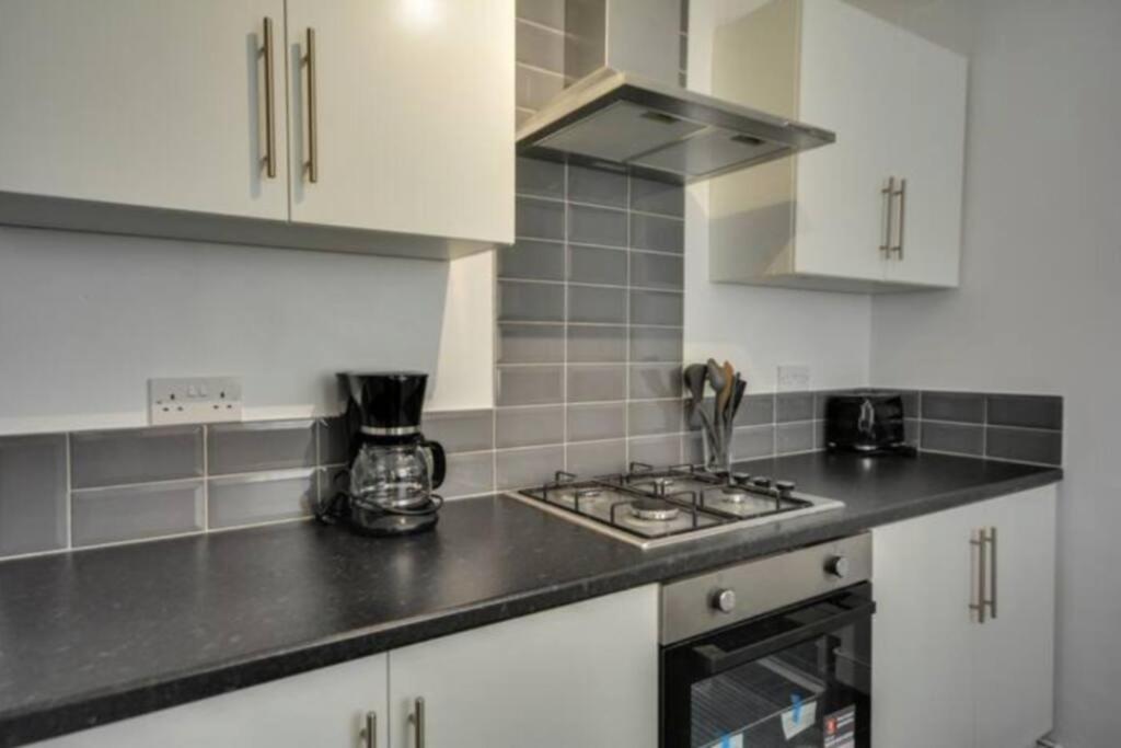 Antonio Str Liverpool 6 Beds Exterior foto