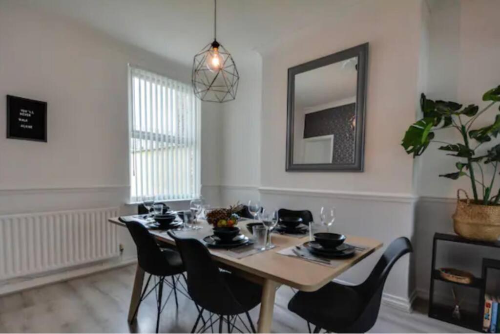 Antonio Str Liverpool 6 Beds Exterior foto